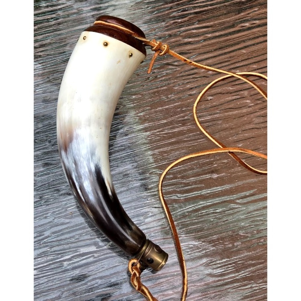 Medieval Warrior Powder Horn Brass Ox Horn Leather Strap 8.5" Cosplay Ren Faire